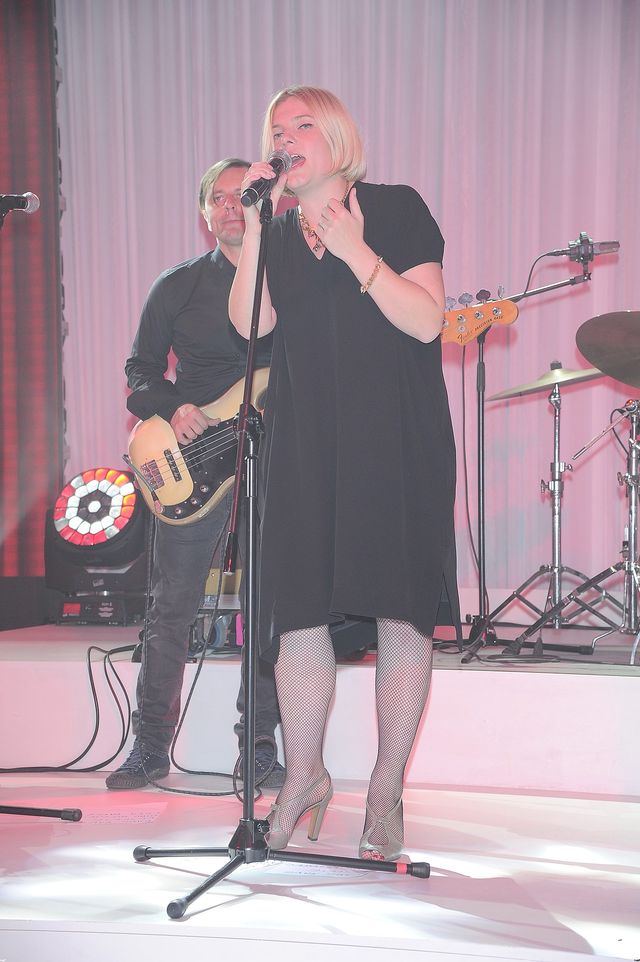 Ania Dąbrowska mocno spoważniała (FOTO)