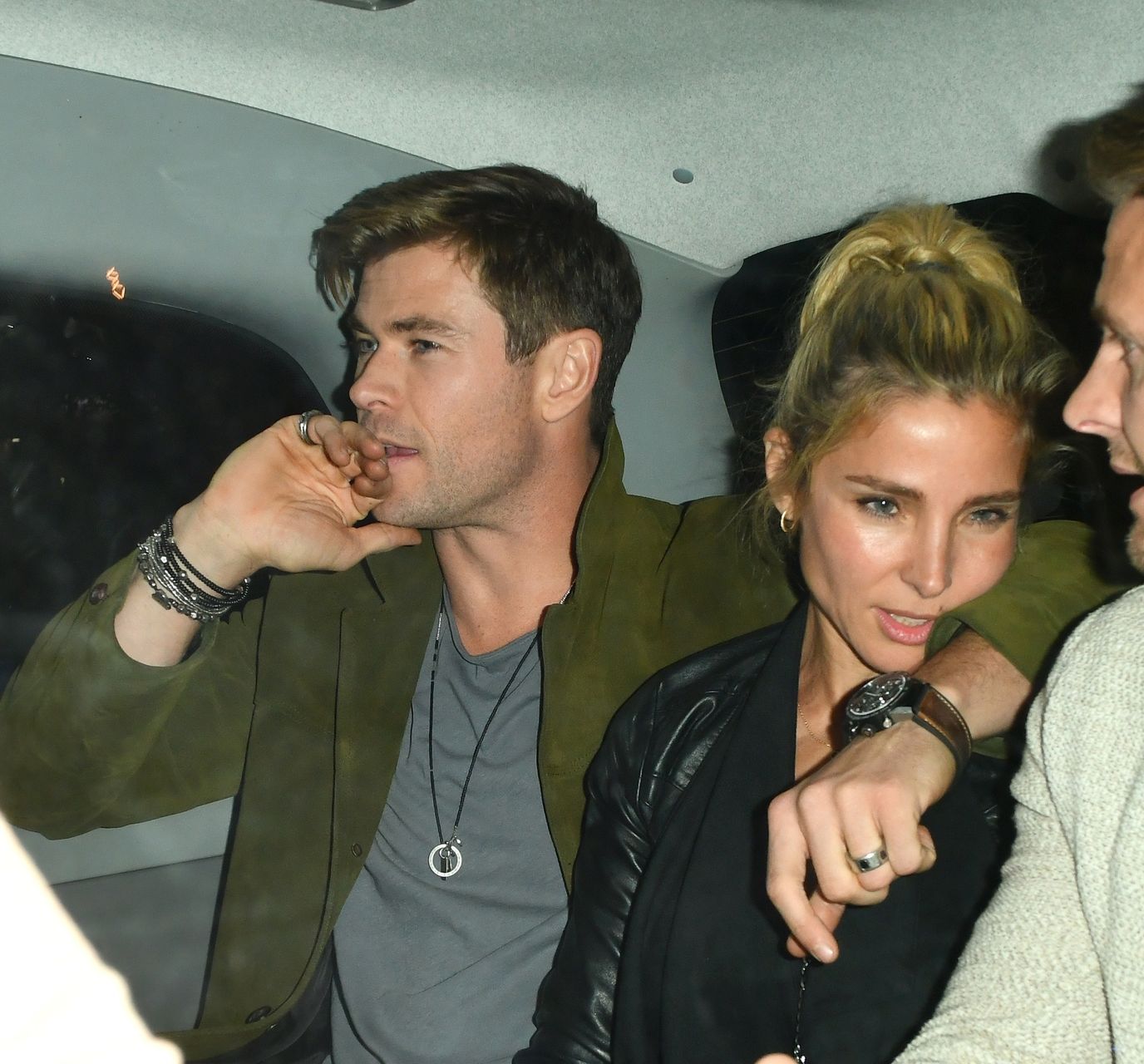 Dakota Johnson przeżyła SZOK na widok TEJ części ciała Chrisa Hemswortha