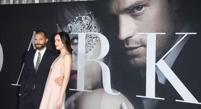 Dakota Johnson BEZ STANIKA na premierze Ciemniejszej strony Greya w Los Angeles Dakota Johnson BEZ STANIKA na premierze Ciemniejszej strony Greya w Los Angeles