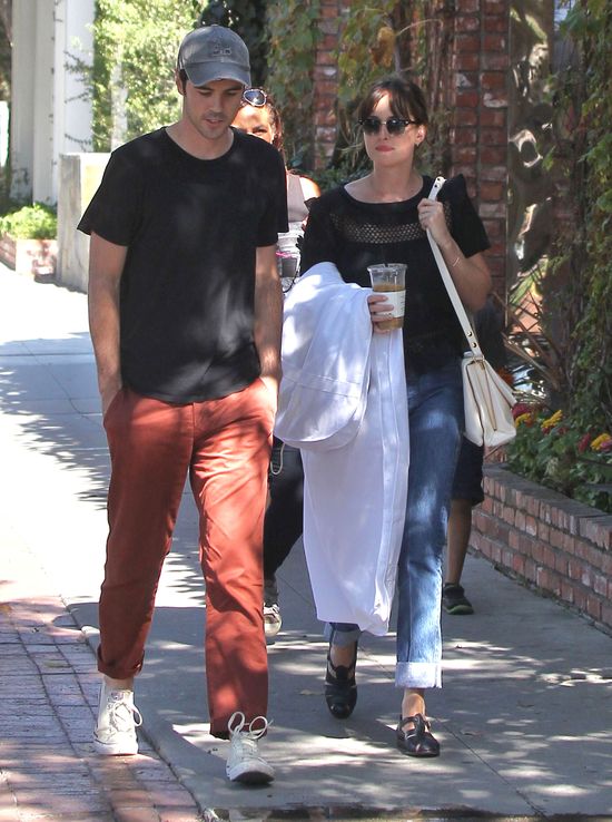 Tymczasem u Dakoty Johnson... (FOTO) Tymczasem u Dakoty Johnson... (FOTO)