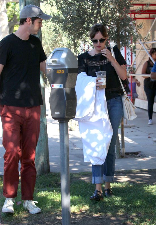 Tymczasem u Dakoty Johnson... (FOTO) Tymczasem u Dakoty Johnson... (FOTO)