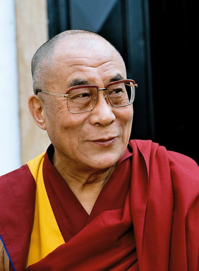 Dalajlama: Nie módlcie się za Francję Dalajlama: Nie módlcie się za Francję