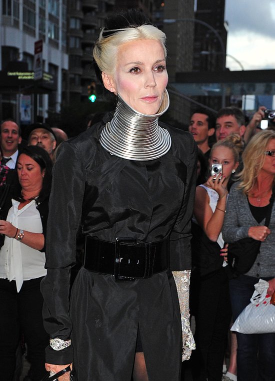 Zrobi wszystko, by mówiono o niej ikona mody (FOTO)