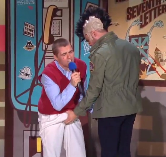 Zac Efron chwycił Dave'a Franco za krocze podczas gali MTV Zac Efron chwycił Dave'a Franco za krocze podczas gali MTV