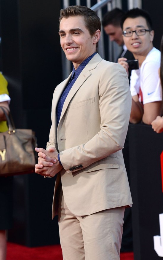 Zac Efron chwycił Dave'a Franco za krocze podczas gali MTV Zac Efron chwycił Dave'a Franco za krocze podczas gali MTV