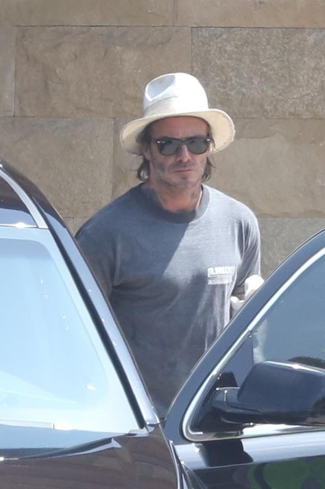 Twardziel? Zobacz, co nosi pod pachą (ZDJĘCIA) Twardziel? Zobacz, co nosi pod pachą (ZDJĘCIA)