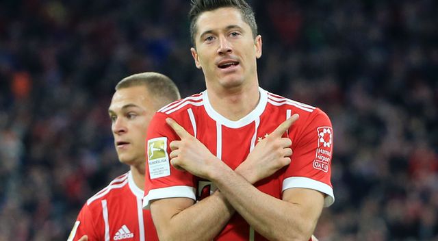 Co oznacza GEST, który Robert Lewandowski wykonuje po strzeleniu gola? Co oznacza GEST, który Robert Lewandowski wykonuje po strzeleniu gola?