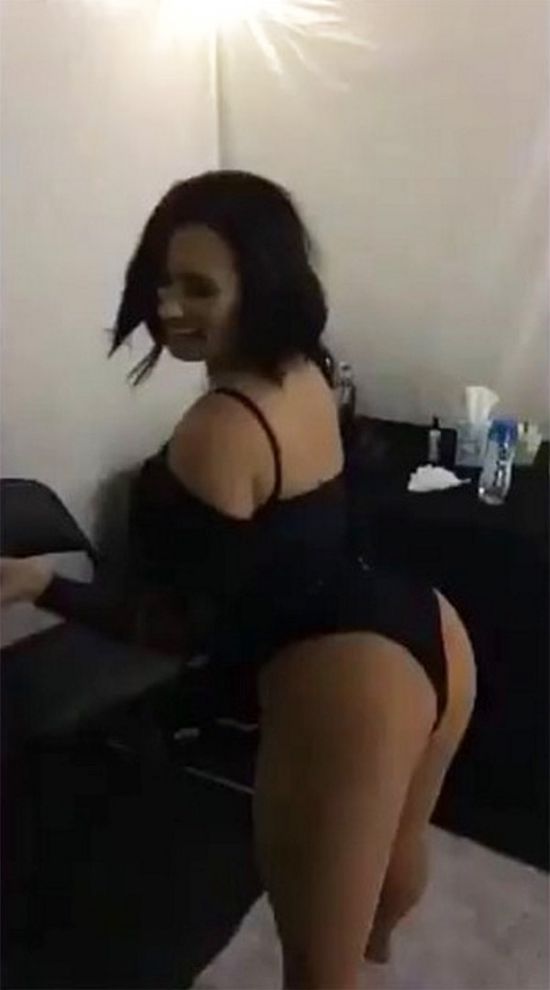Demi Lovato twerkuje na Snapchacie w TYM stroju! (VIDEO) Demi Lovato twerkuje na Snapchacie w TYM stroju! (VIDEO)