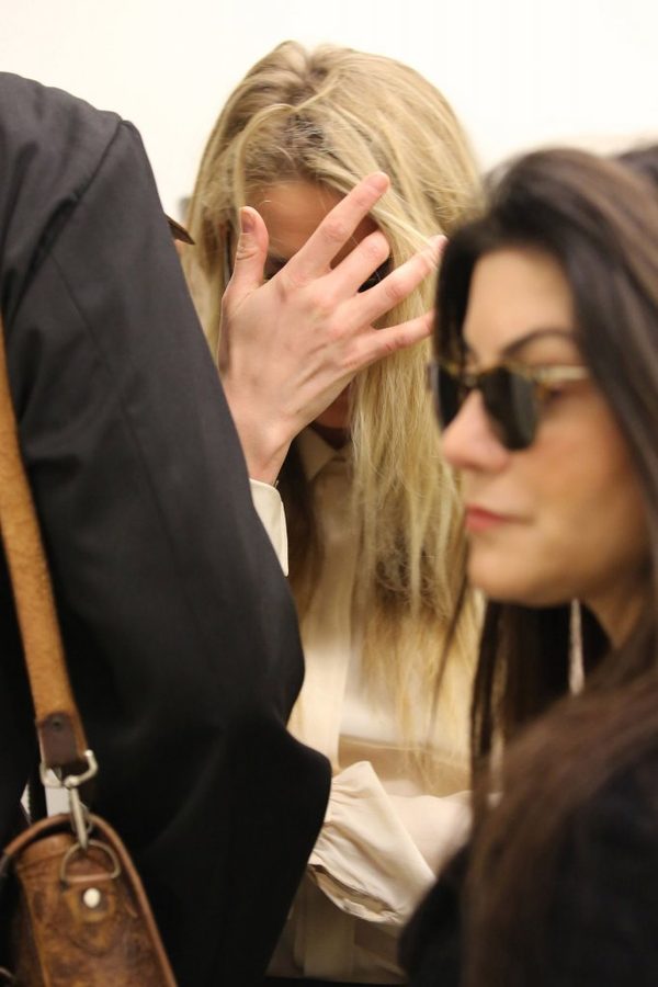 SZOKUJĄcE zdjęcie - Johnny Depp OBCIĄŁ sobie kawałek palca w ataku szału?