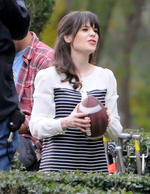 Zabawne minki Zoey Deschanel (FOTO)