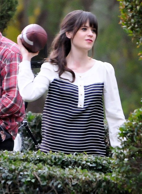 Zabawne minki Zoey Deschanel (FOTO)
