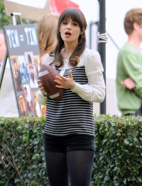 Zabawne minki Zoey Deschanel (FOTO)