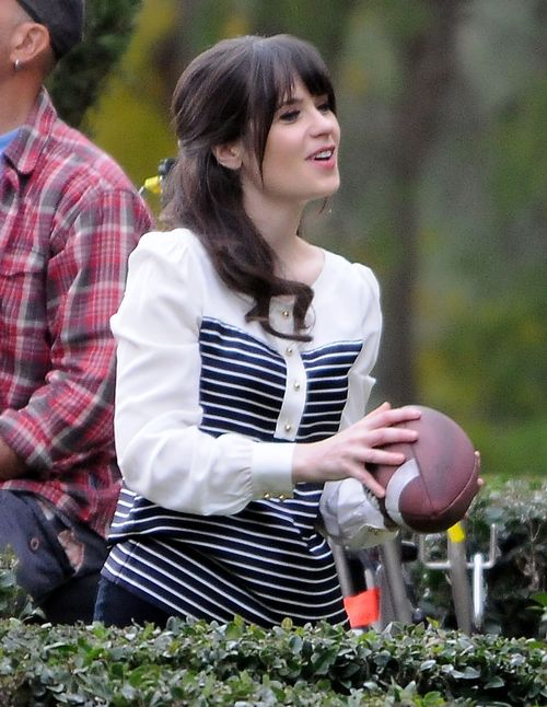 Zabawne minki Zoey Deschanel (FOTO)