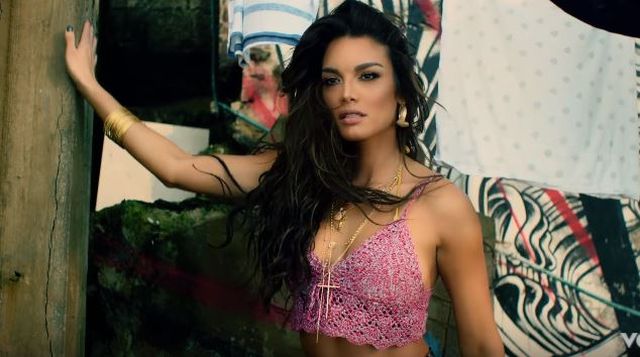 Na pewno kojarzysz dziewczynę z teledysku Despacito. Jak wyglądała kiedyś?