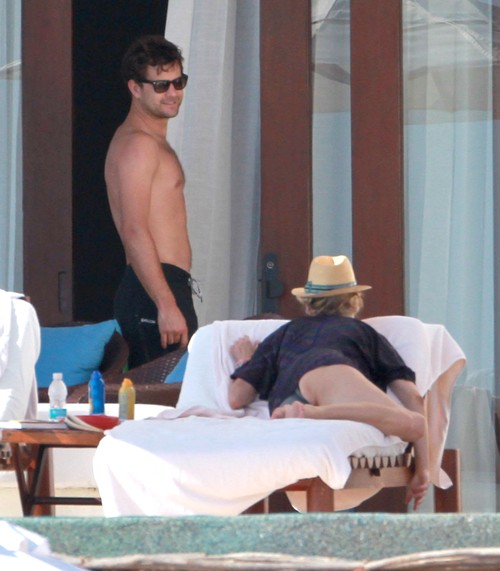 Diane Kruger i Joshua Jackson wygrzewaja się w słońcu Diane Kruger i Joshua Jackson wygrzewaja się w słońcu