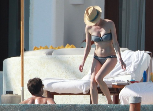 Diane Kruger i Joshua Jackson wygrzewaja się w słońcu Diane Kruger i Joshua Jackson wygrzewaja się w słońcu