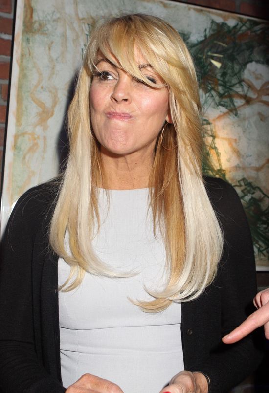 Matka Lindsay Lohan wygląda jak jej rówieśnica (FOTO)