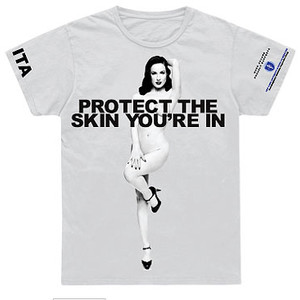 Miley Cyrus rozebrała się dla Marca Jacobsa (FOTO)