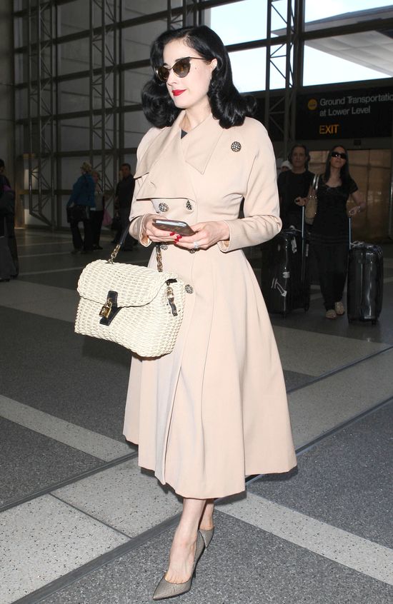 Dita von Teese zaraz po długiej podróży samolotem (FOTO) Dita von Teese zaraz po długiej podróży samolotem (FOTO)
