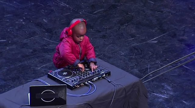 Genialny 3-latek czy ściema? [VIDEO]