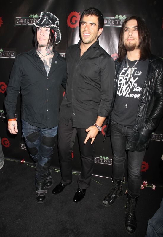 Gitarzysta Guns N'Roses prawie umarł przez e-papierosa