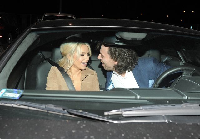 Ktoś jest już gotowy na uszycie kreacji ślubnej dla Dody 