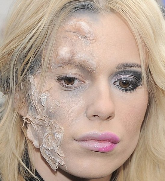 Koszmar! Zdeformowana twarz Dody (FOTO) Koszmar! Zdeformowana twarz Dody (FOTO)