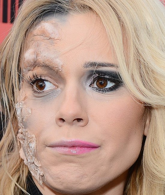 Koszmar! Zdeformowana twarz Dody (FOTO) Koszmar! Zdeformowana twarz Dody (FOTO)