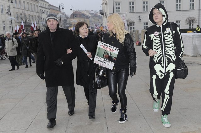 Koszmar! Zdeformowana twarz Dody (FOTO) Koszmar! Zdeformowana twarz Dody (FOTO)