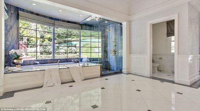 Do kogo należy ta obłędna łazienka? (FOTO) Do kogo należy ta obłędna łazienka? (FOTO)