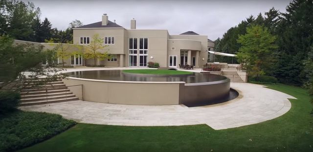 Dlaczego Michael Jordan nie może sprzedać tej willi? (VIDEO)