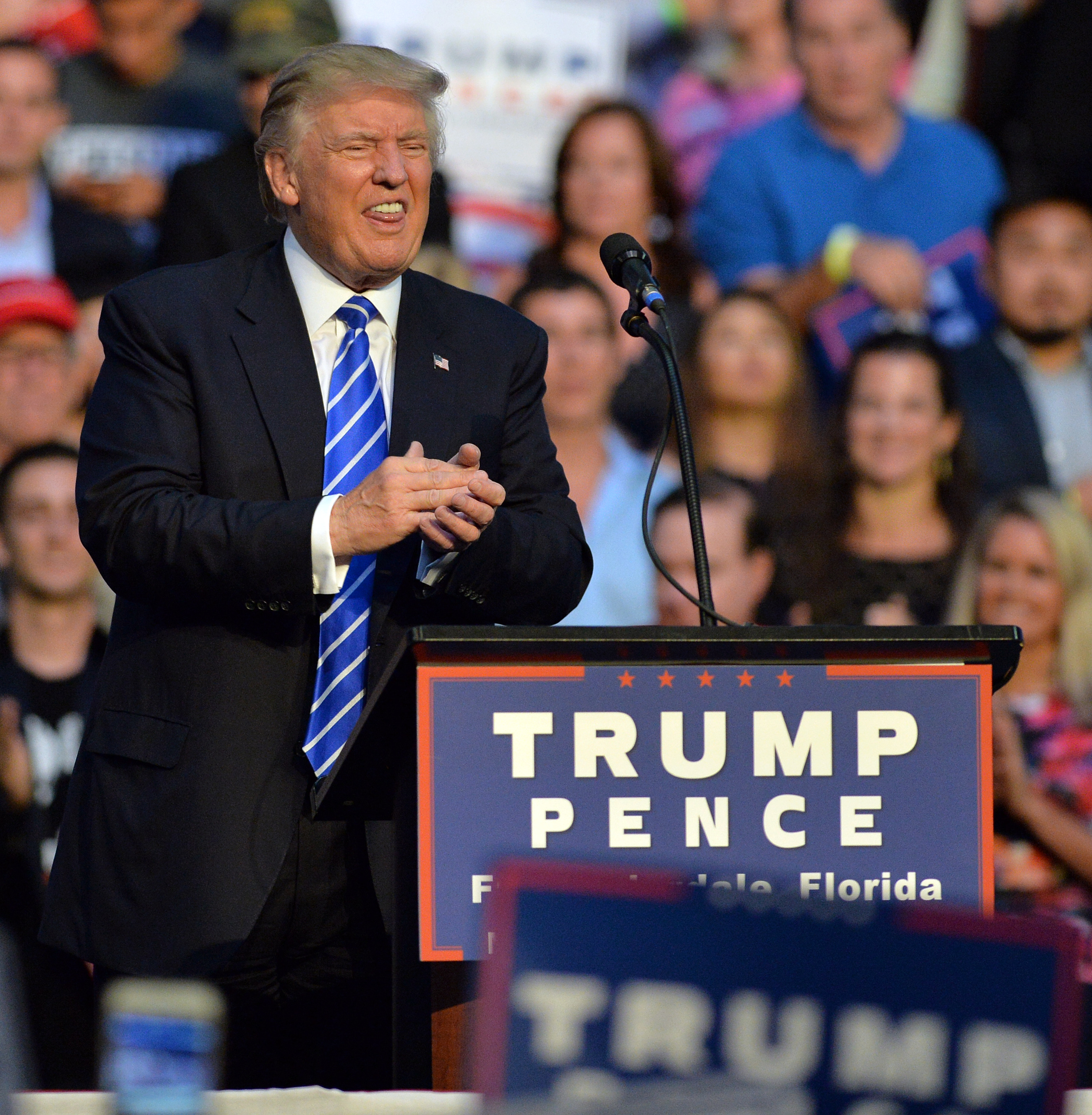 Nowy gatunek ćmy z blond czuprynką nazwano po... Donaldzie Trumpie Nowy gatunek ćmy z blond czuprynką nazwano po... Donaldzie Trumpie