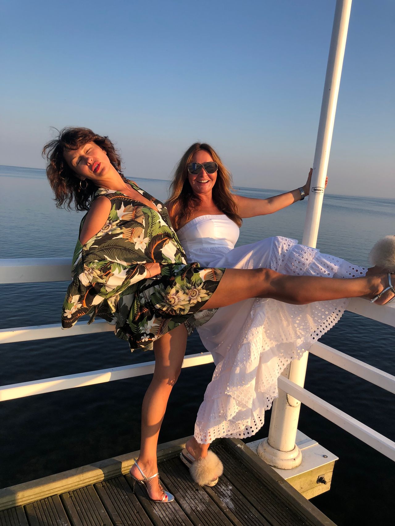 Nie tylko Przetakiewicz ma TAKIE nogi - kto jeszcze chwali się opalenizną? Nie tylko Przetakiewicz ma TAKIE nogi - kto jeszcze chwali się opalenizną?