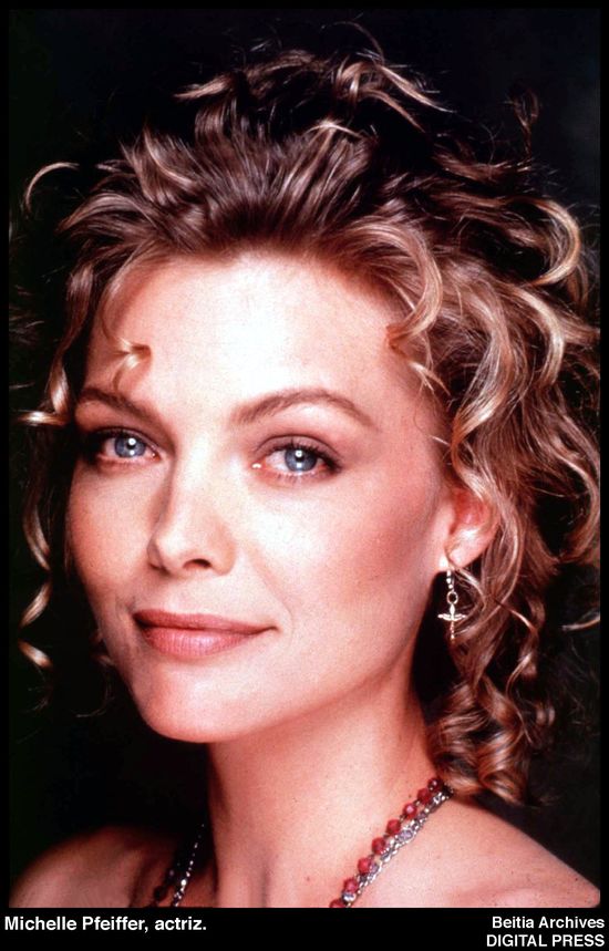 Czy Iza Miko to sobowtórka... Michelle Pfeiffer? (FOTO) Czy Iza Miko to sobowtórka... Michelle Pfeiffer? (FOTO)
