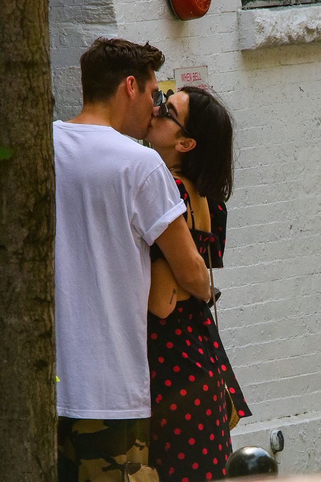Dua Lipa namiętnie CAŁUJE się z chłopakiem. To prawdziwe CIACHO (ZDJĘCIA)