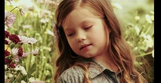 5-letnia Duda Bundchen ma swoją kolekcję ubranek [VIDEO]