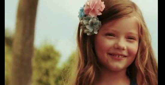 5-letnia Duda Bundchen ma swoją kolekcję ubranek [VIDEO]