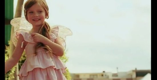 5-letnia Duda Bundchen ma swoją kolekcję ubranek [VIDEO]