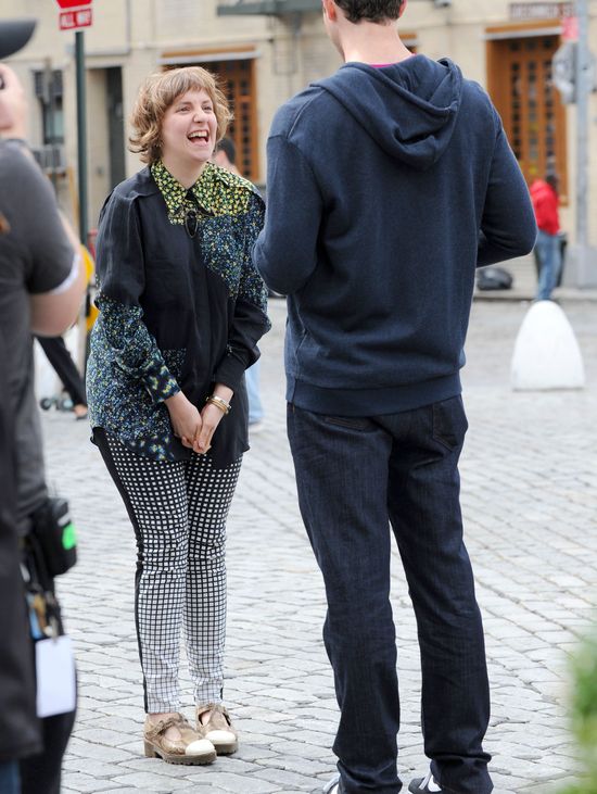 Lena Dunham doiła krowę na Manhattanie! (FOTO)