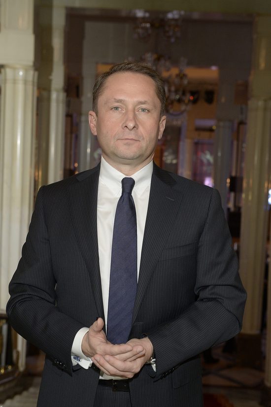 Hołownia o Wprost: zanurkował komuś w szambie...