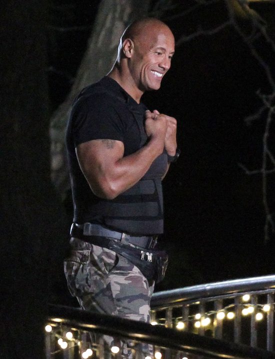 To musiało boleć! Dwayne Johnson pokazał złamany palec To musiało boleć! Dwayne Johnson pokazał złamany palec