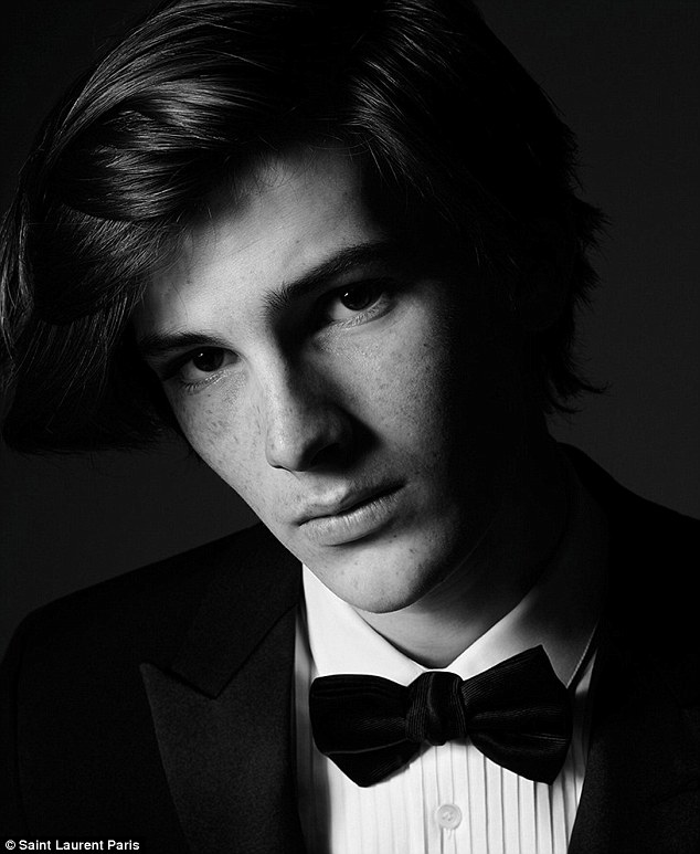 17-letni syn Pierce'a Brosnana debiutuje w roli modela FOTO