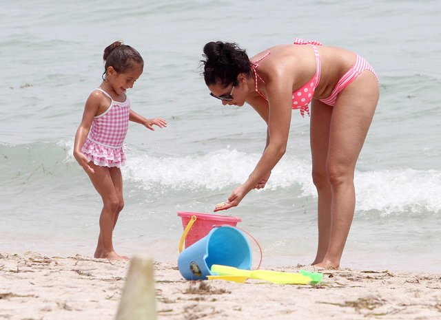 Jennifer Lopez - po basenie jest LANS (FOTO)