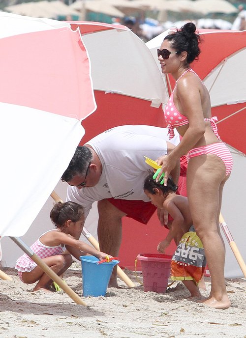 Jennifer Lopez - po basenie jest LANS (FOTO)