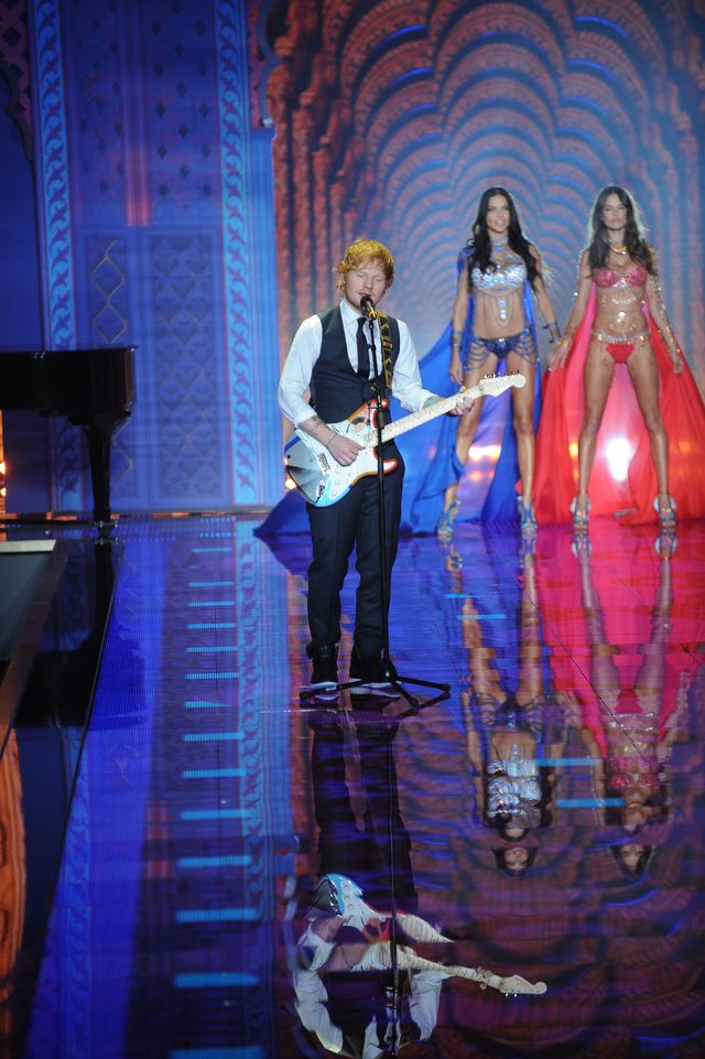 Wszyscy mówią o tym, z kim ze squadu Taylor Swift spał Ed Sheeran