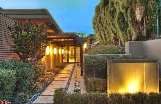 Zac Efron kupił sobie nowy dom (FOTO)