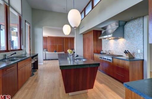 Zac Efron kupił sobie nowy dom (FOTO)