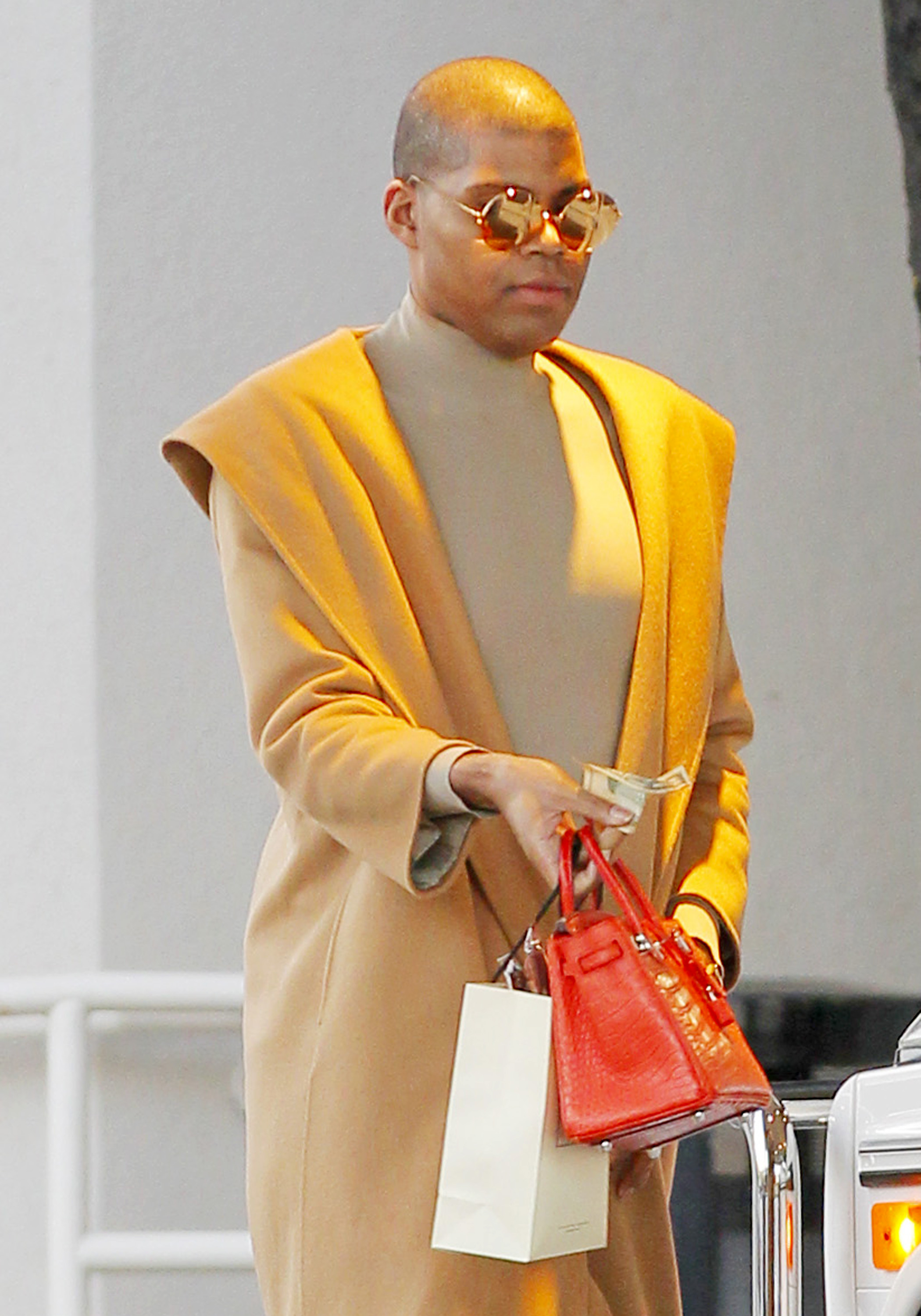 Już jako chłopiec ten syn gwiazdora nosił sukienki i tańczył w przebraniu Już jako chłopiec ten syn gwiazdora nosił sukienki i tańczył w przebraniu