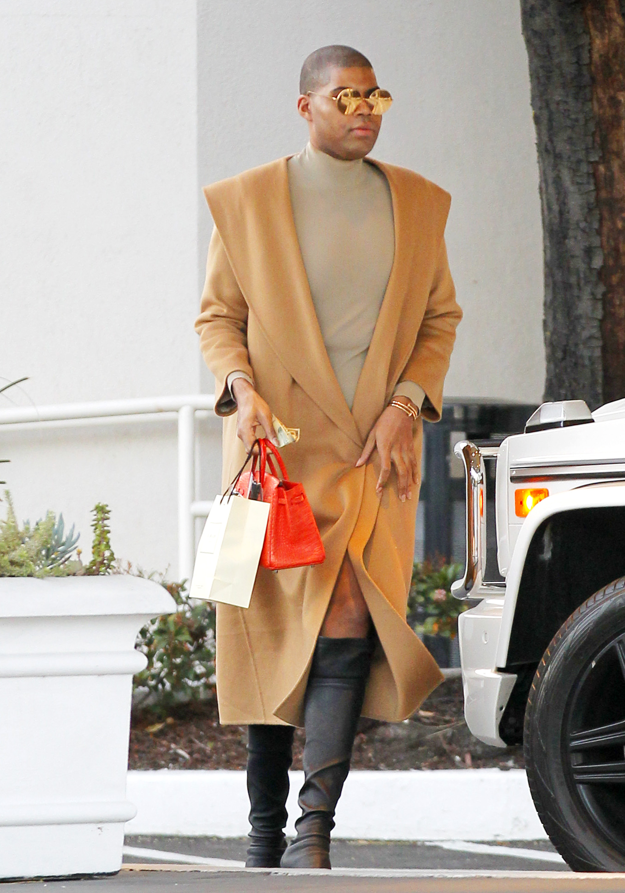 Już jako chłopiec ten syn gwiazdora nosił sukienki i tańczył w przebraniu Już jako chłopiec ten syn gwiazdora nosił sukienki i tańczył w przebraniu