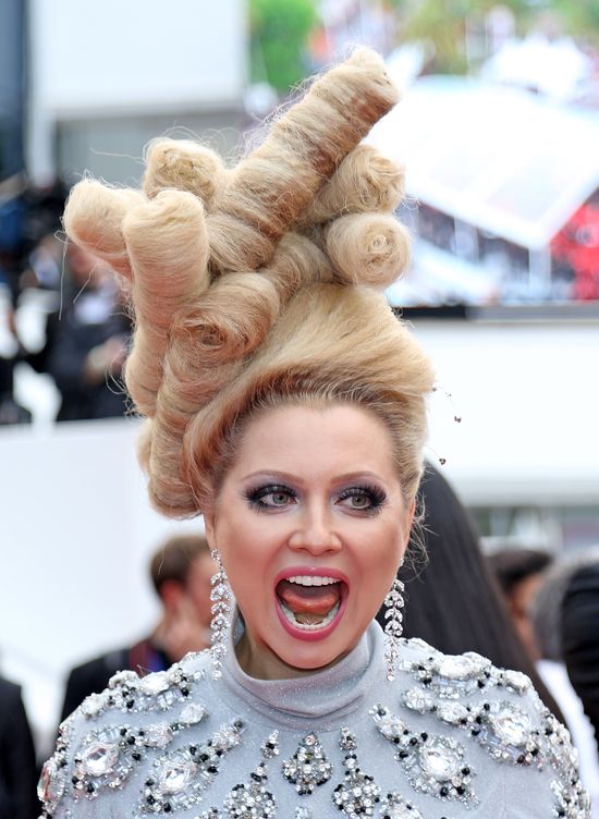 Spadniesz z krzesła, gdy zobaczysz fryzury Eleny Leniny